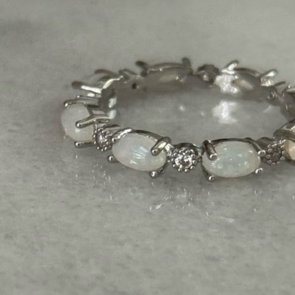 Silver Opal Crystal Pave Princess Ring 

Brand New

Size 6 - Picture 3 of 5